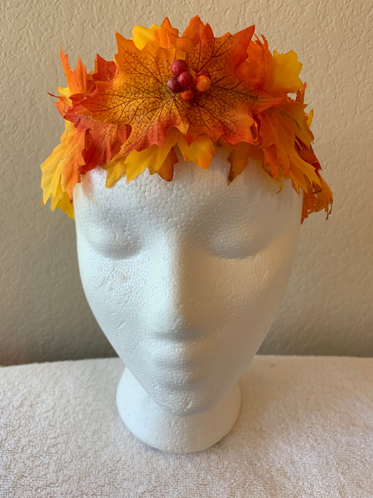 All-Leaf Wreath - Maple Leaves Fall Colors - with Berries in the Center