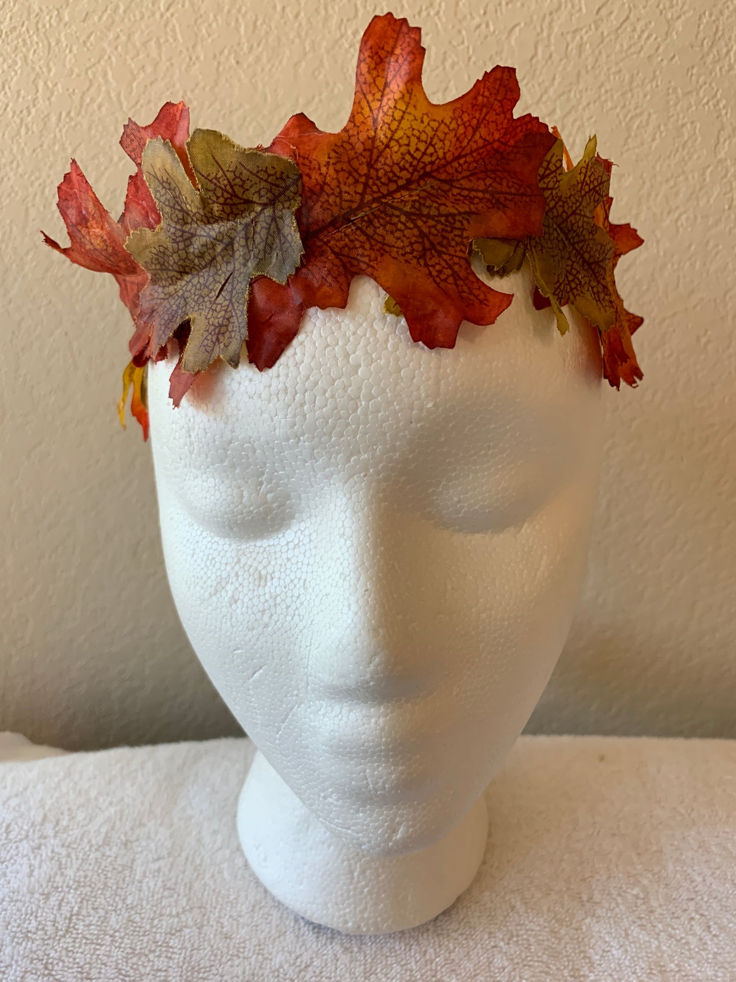 All-Leaf Wreath - Dark Maple Leaves