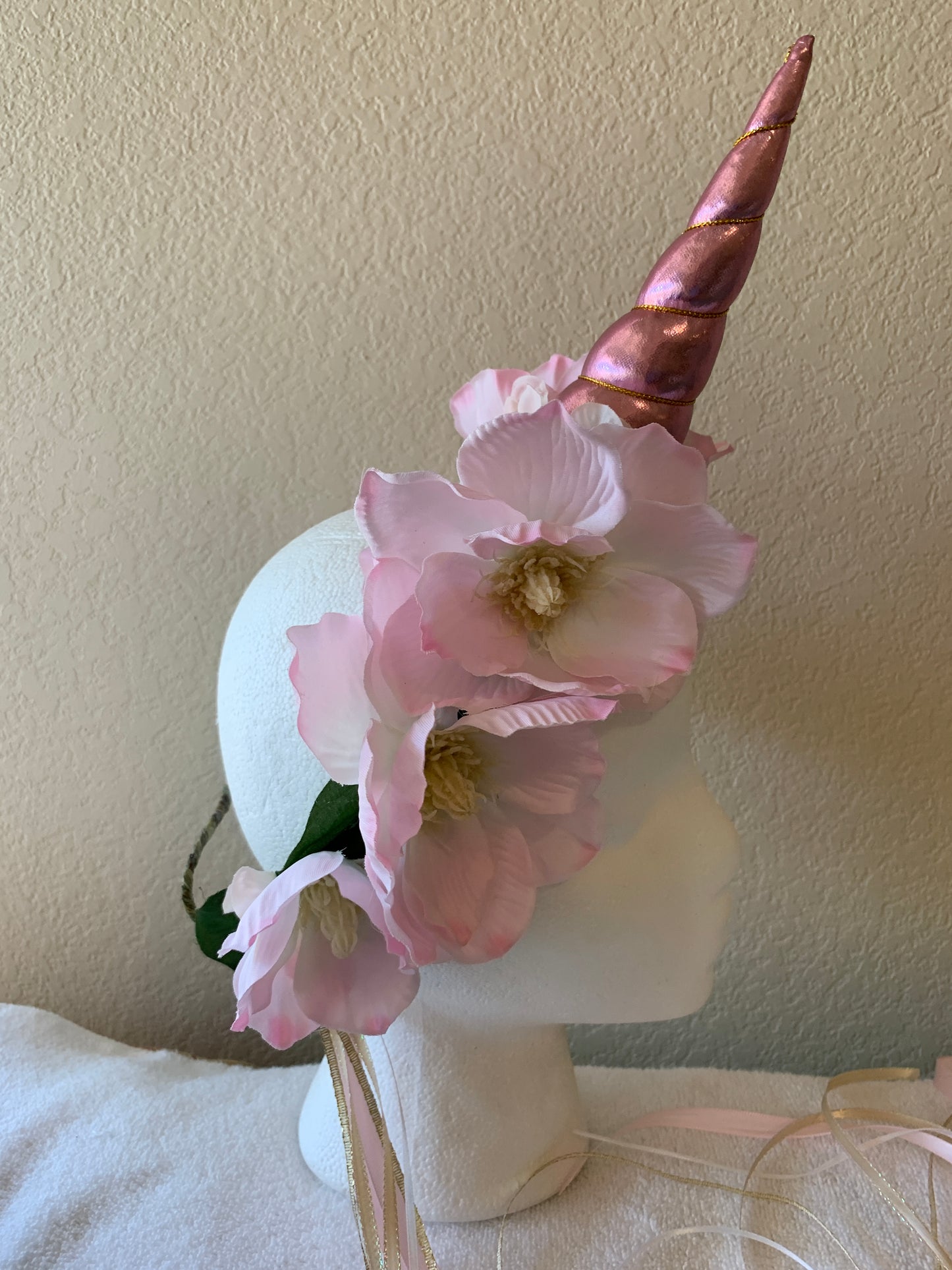 Large Wreath - Pale Pink Unicorn with Light Pink Horn