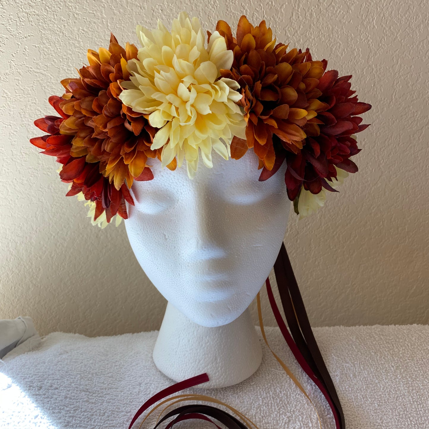 Medium Wreath -Beige, burgundy & brown mums