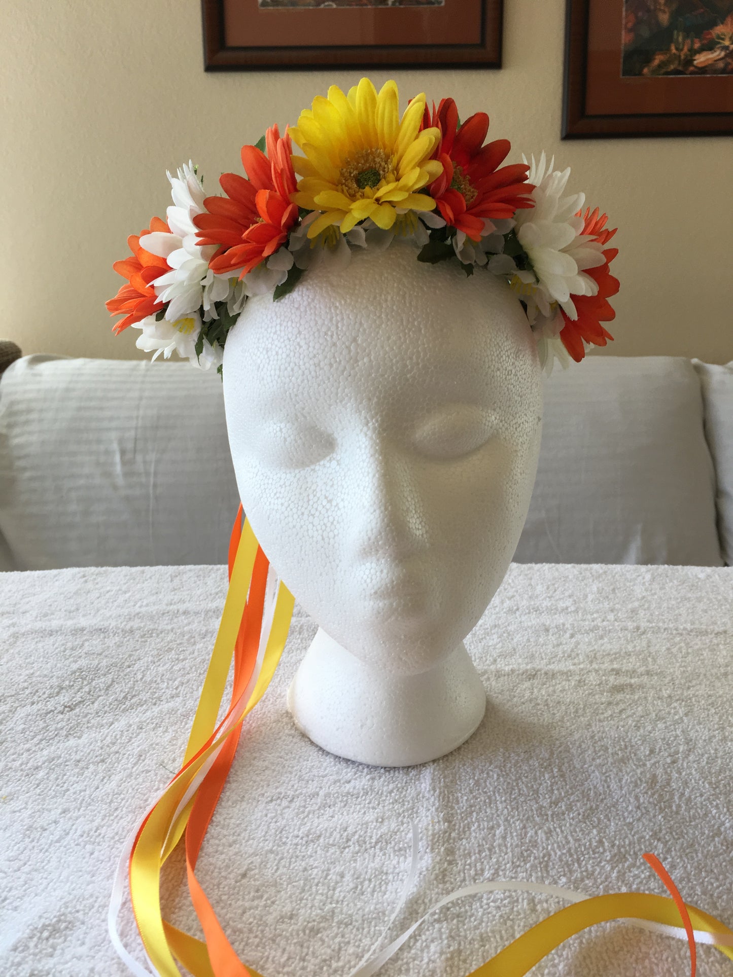 Small Wreath - Orange & white daisies