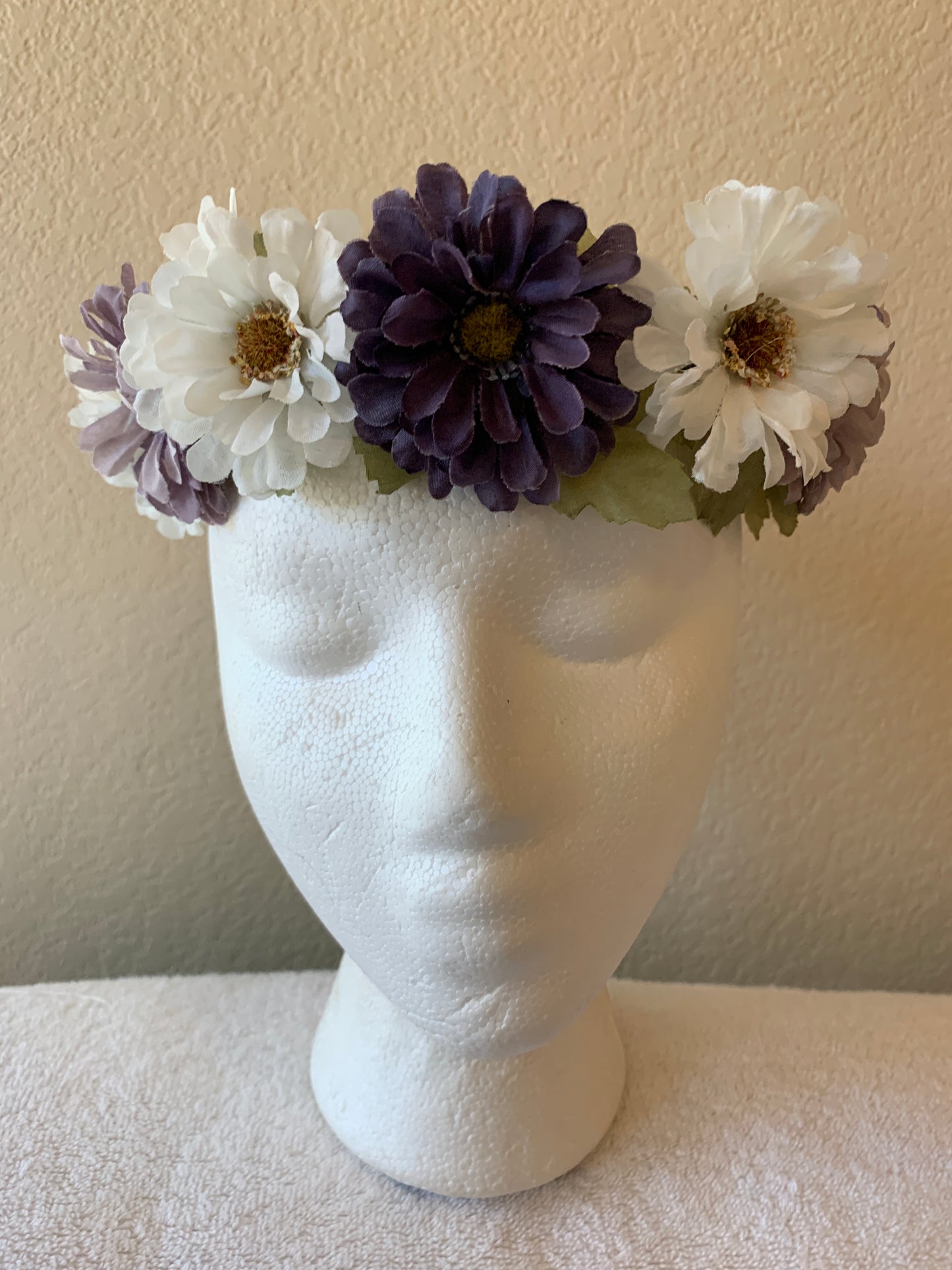 Small Wreath - Light Purple, Dark Purple, and White Daisies