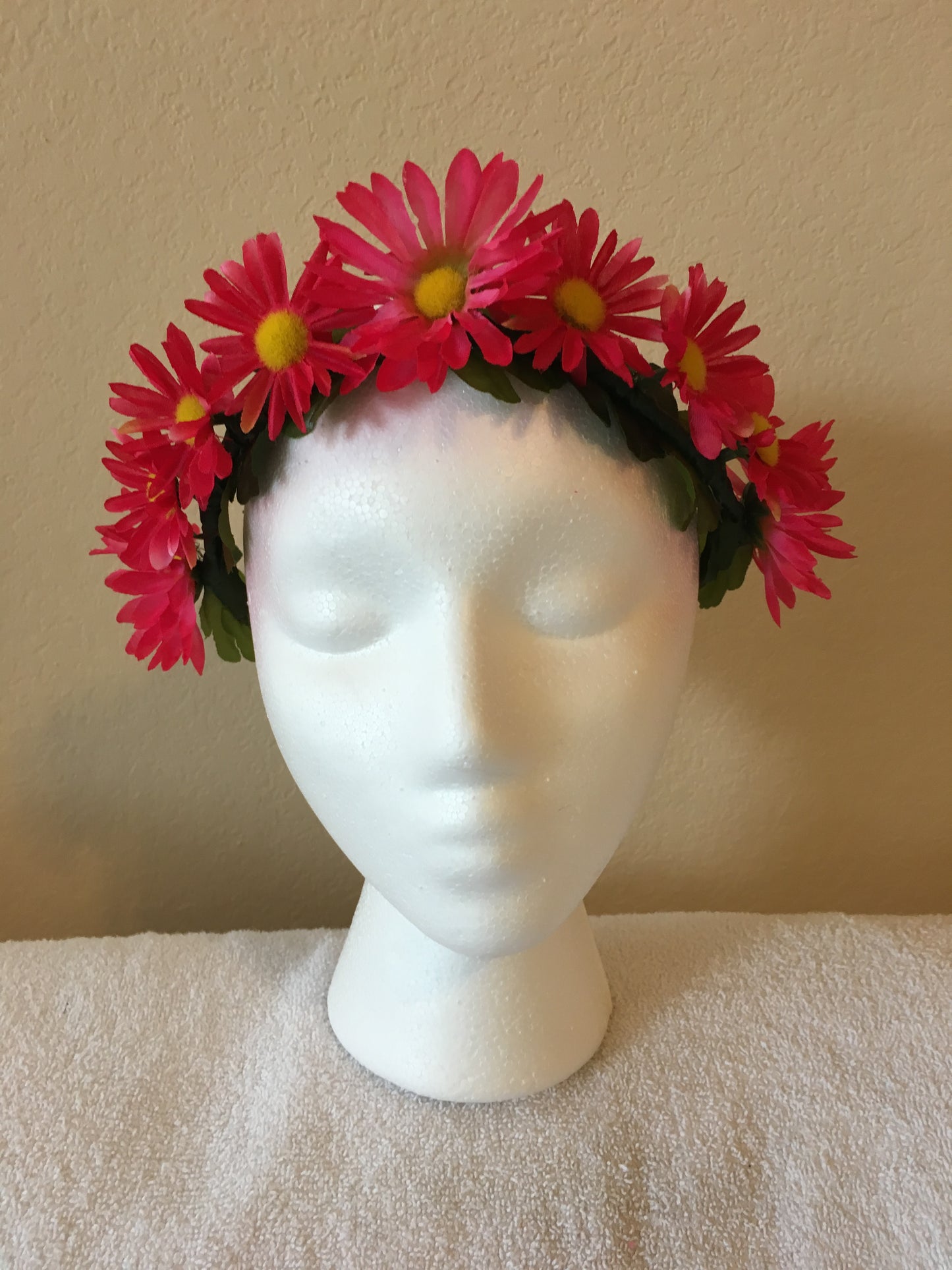 Small Wreath - Pink daisies w/ yellow centers