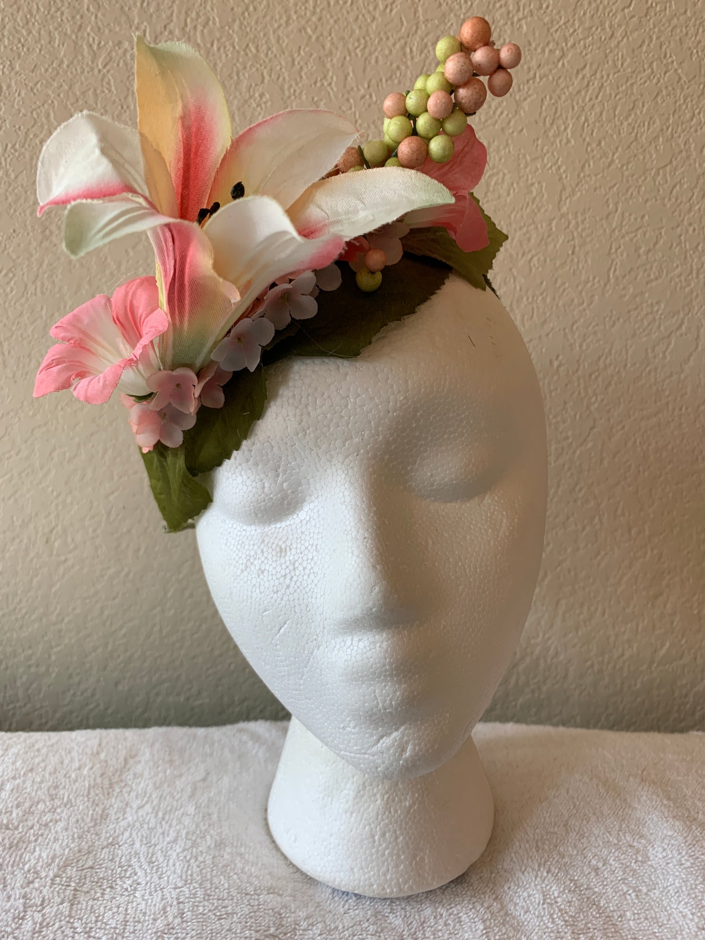 Side Wreath - Peach and White Exotic