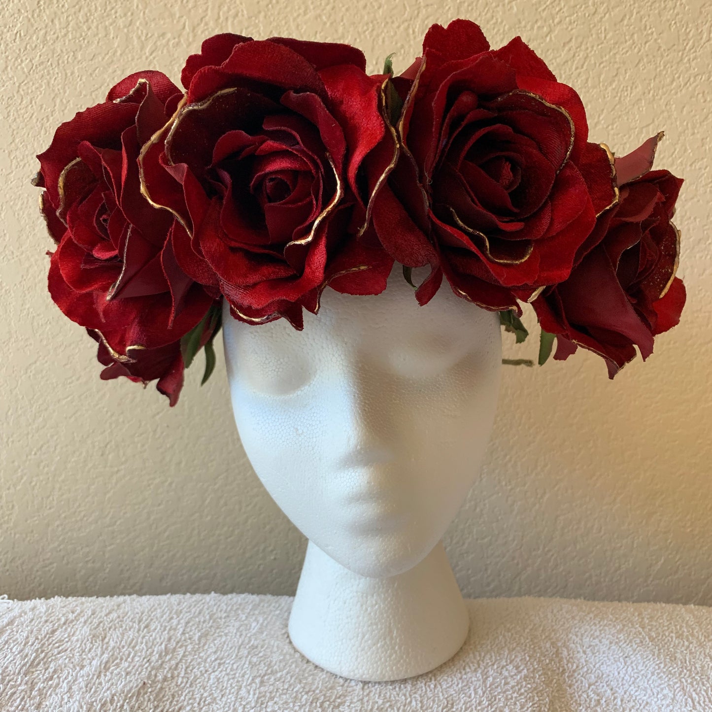 Extra Large Wreath - Specialty roses w/ gold tips