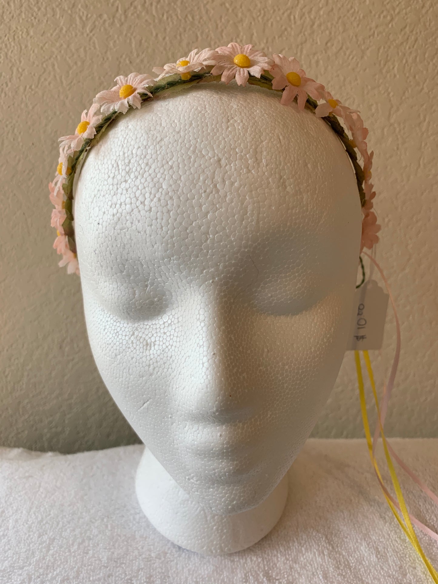 Extra Small Wreath - Pale Pink Daisies