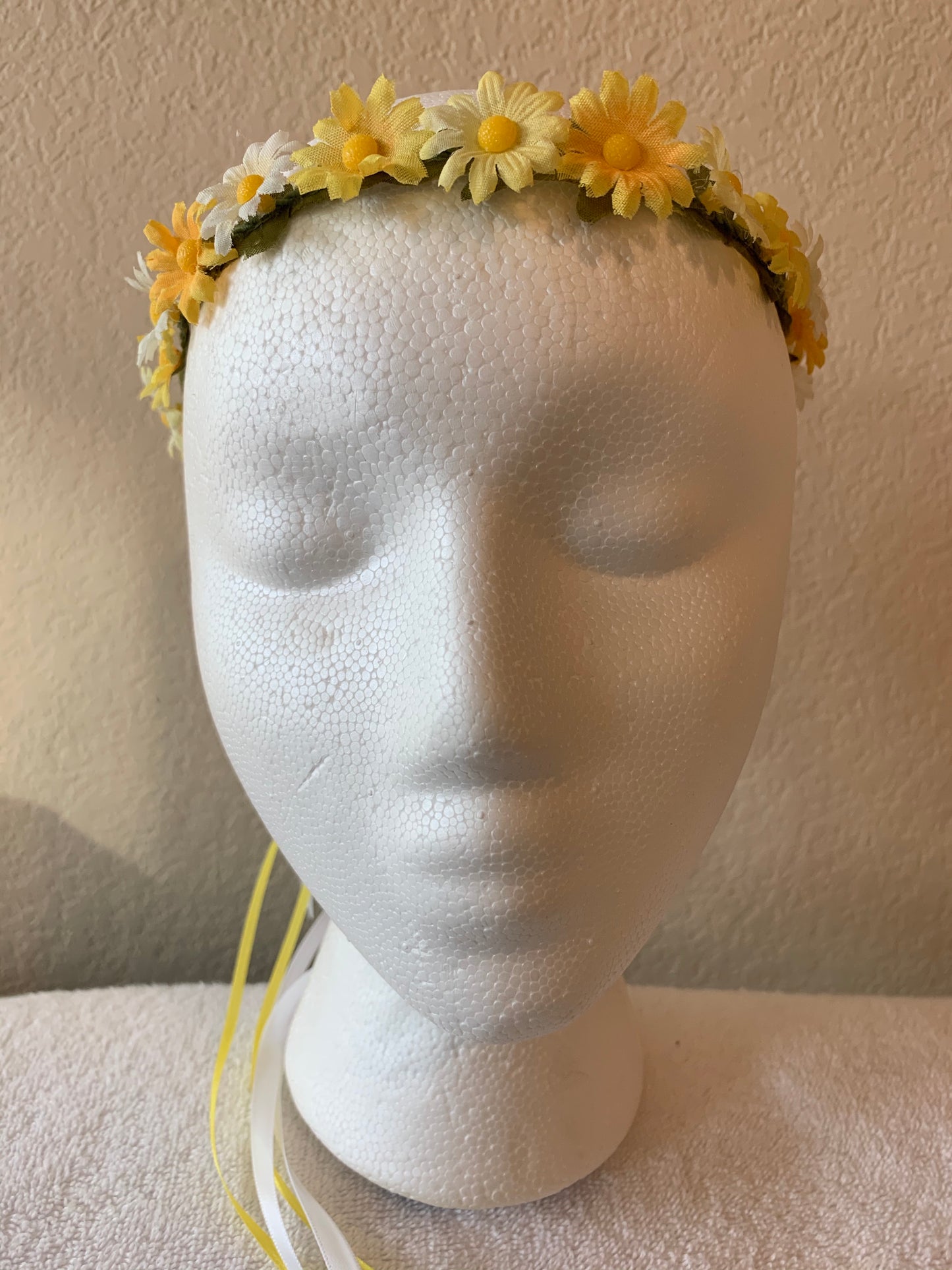 Extra Small Wreath - White and Yellow Daisies