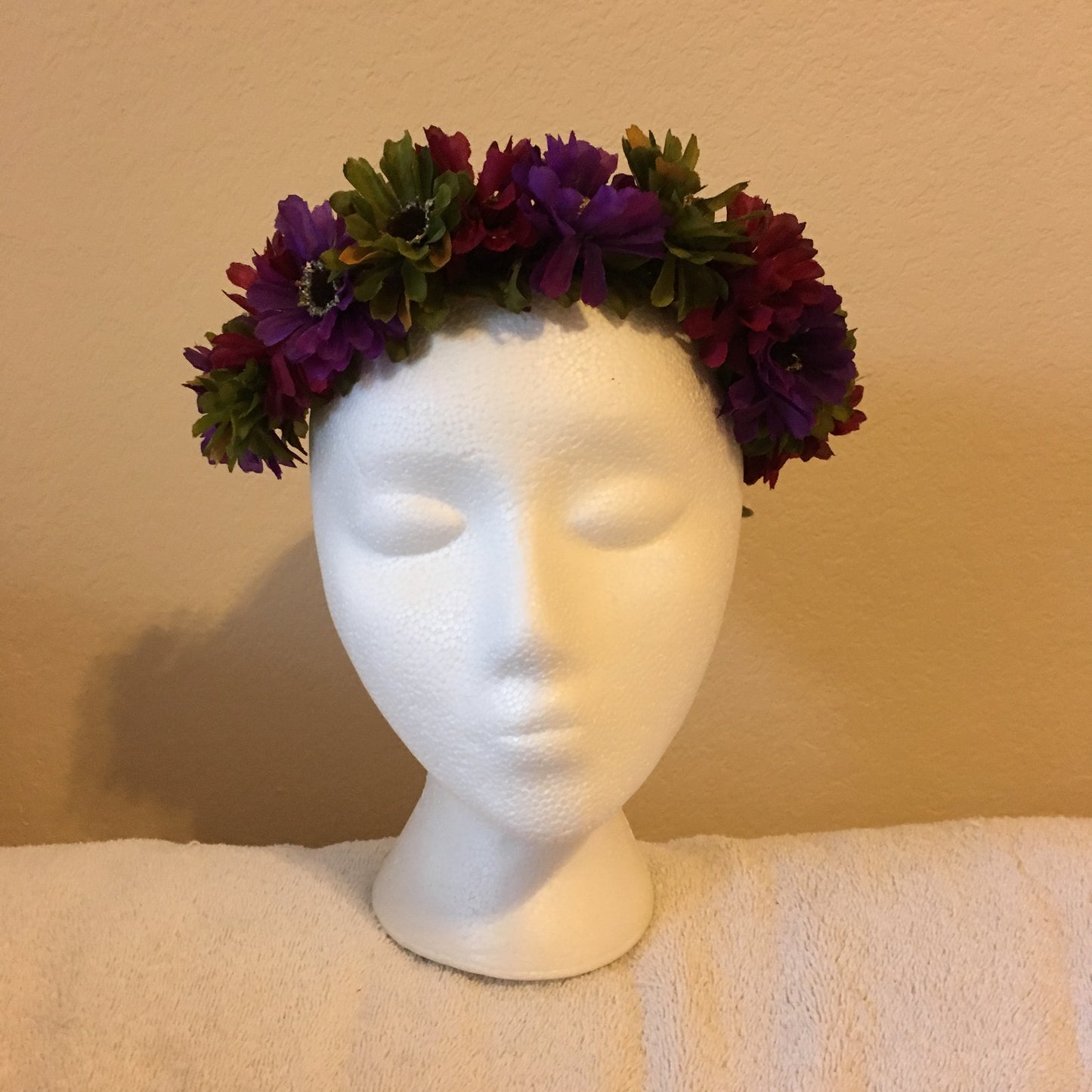 Small Wreath - Purple, green & burgundy daisies