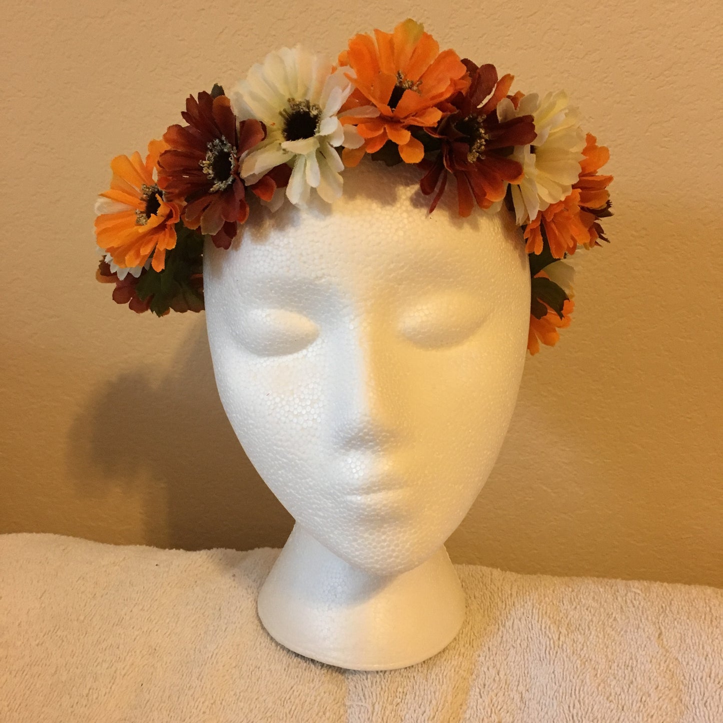 Small Wreath - Brown, Orange & white daisies