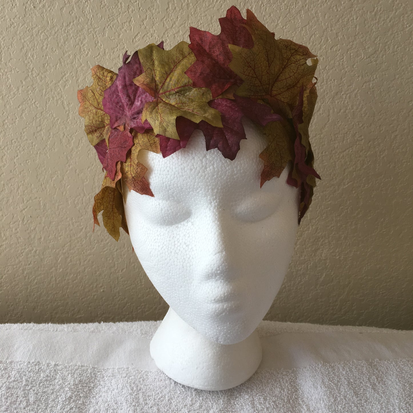 All-Leaf Wreath - Beige & wine crown