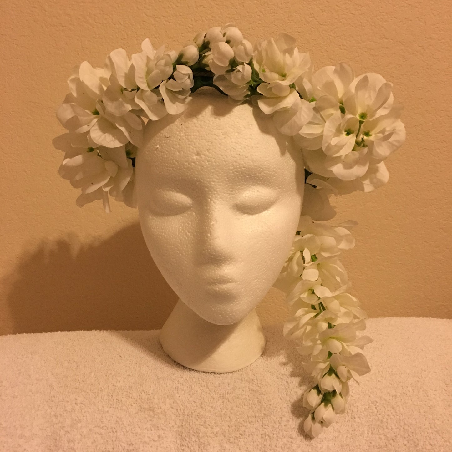 Cascade Wreath - White