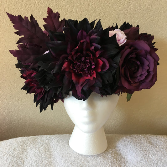 XL Fantasy Wreath - Black & burgundy