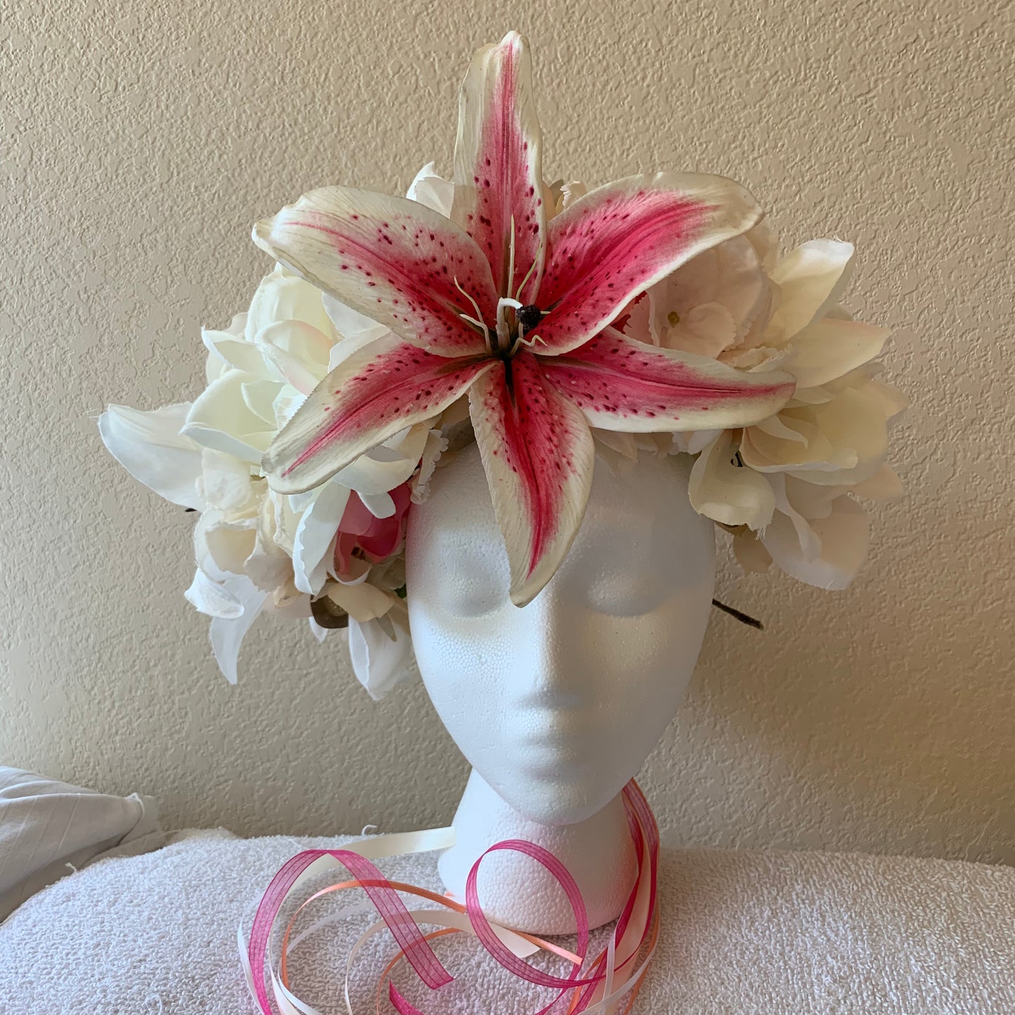 XL Fantasy Wreath - White & pink lilies