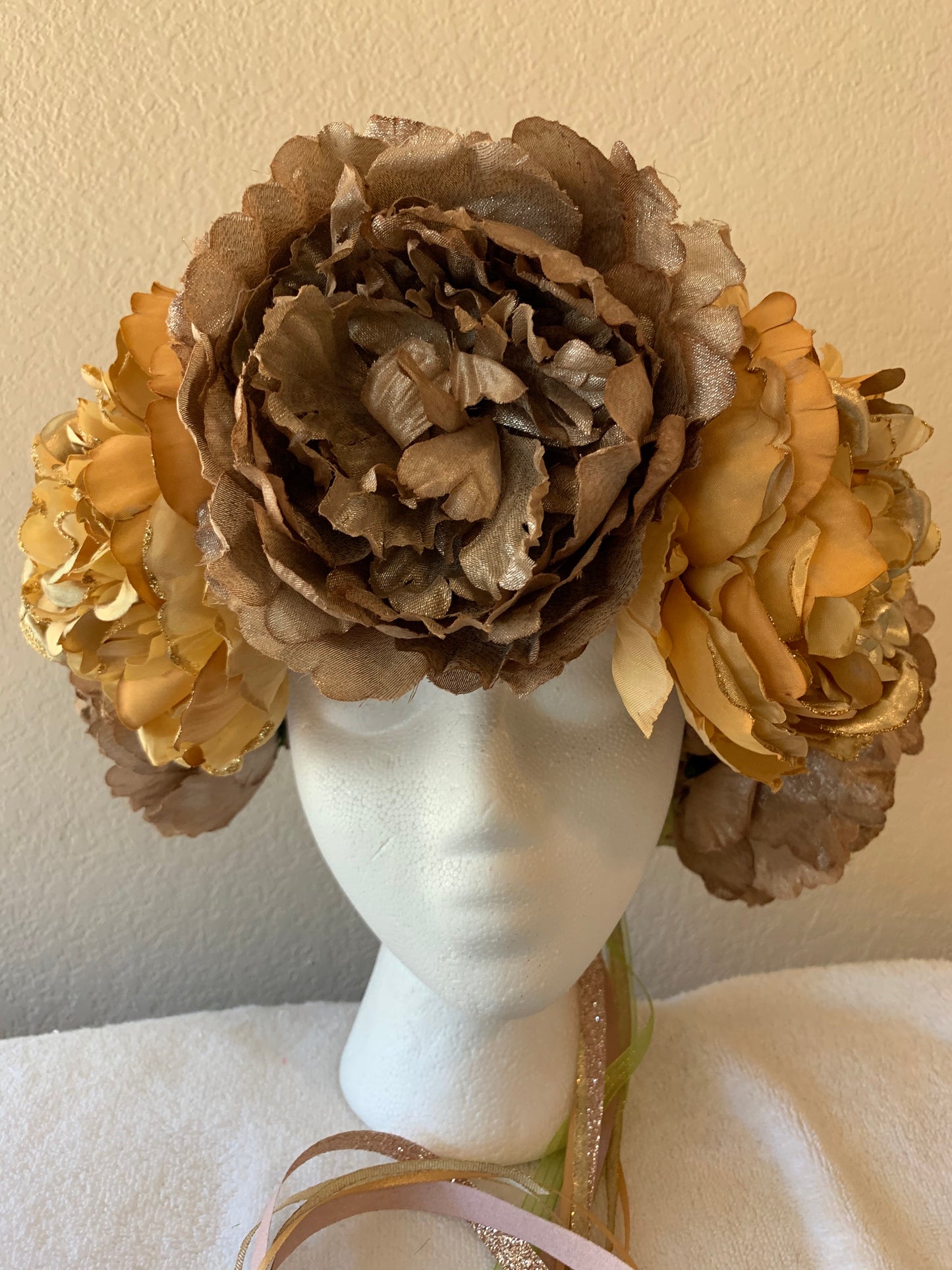 Extra Large Fantasy Wreath - Gold and Bronze Fluffy Flowers