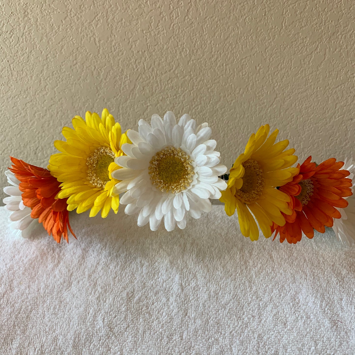 Large Wreath Lighted - Orange, Yellow, and White Daisies