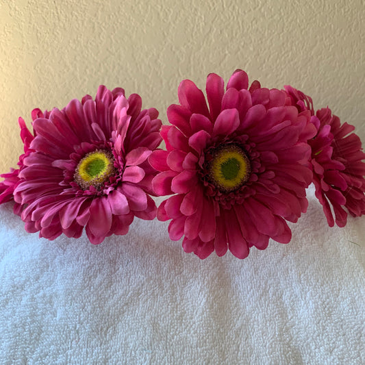 Large Wreath Lighted - All Pink Daisies