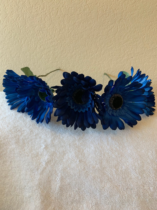 Large Wreath Lighted - All Blue Daisies