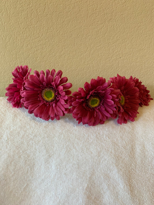 Large Wreath Lighted - All Hot Pink Daisies