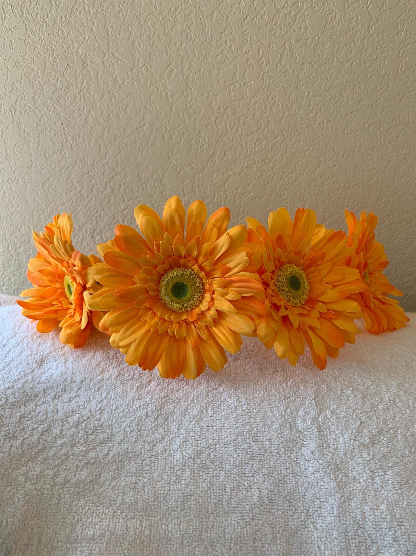 Large Wreath Lighted - Orangie Yellow Daisies