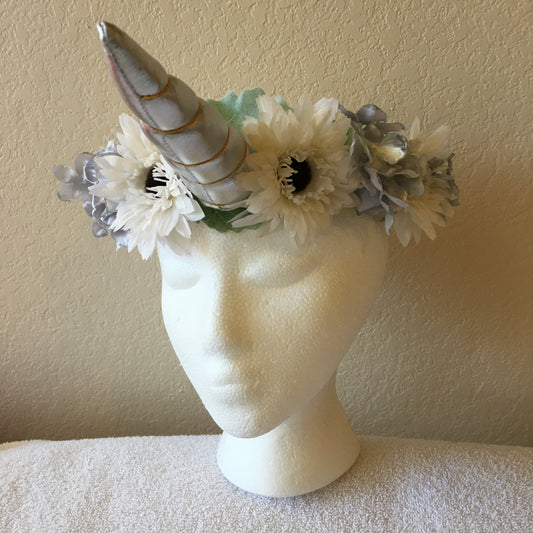 Large Wreath - Silver & white unicorn