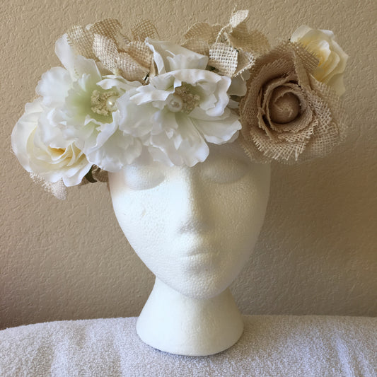 Large Wreath - Burlap & white flowers