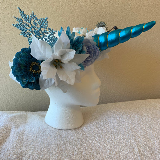 Large Wreath - Teal & white winter Unicorn