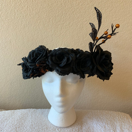 Large Wreath -Black and orange w/ pumpkin & decorations