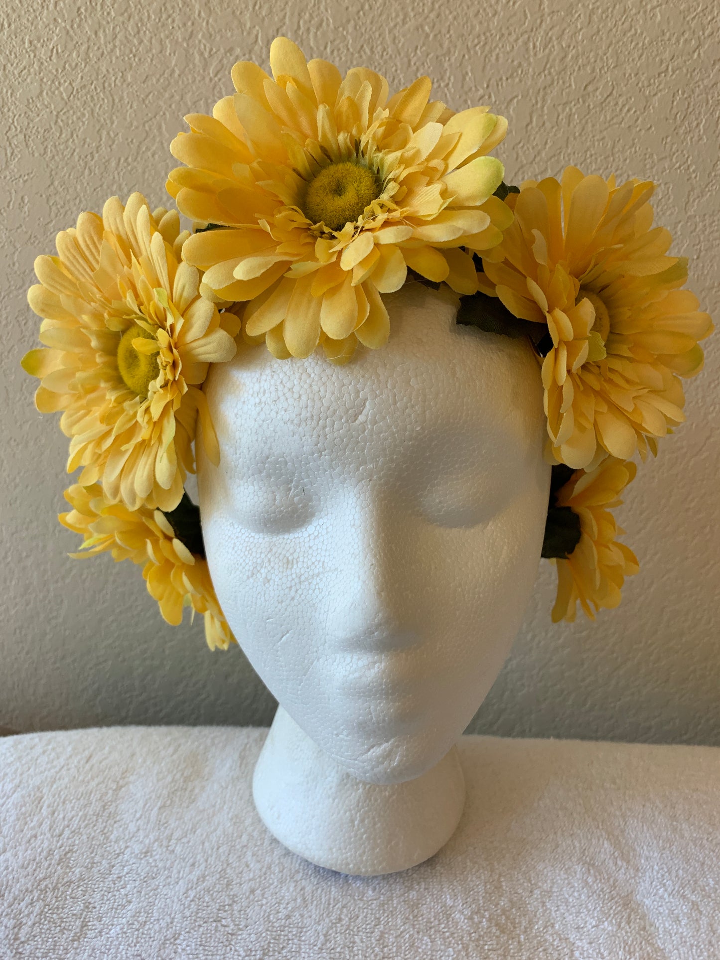 Large Wreath - All Yellow Daisies
