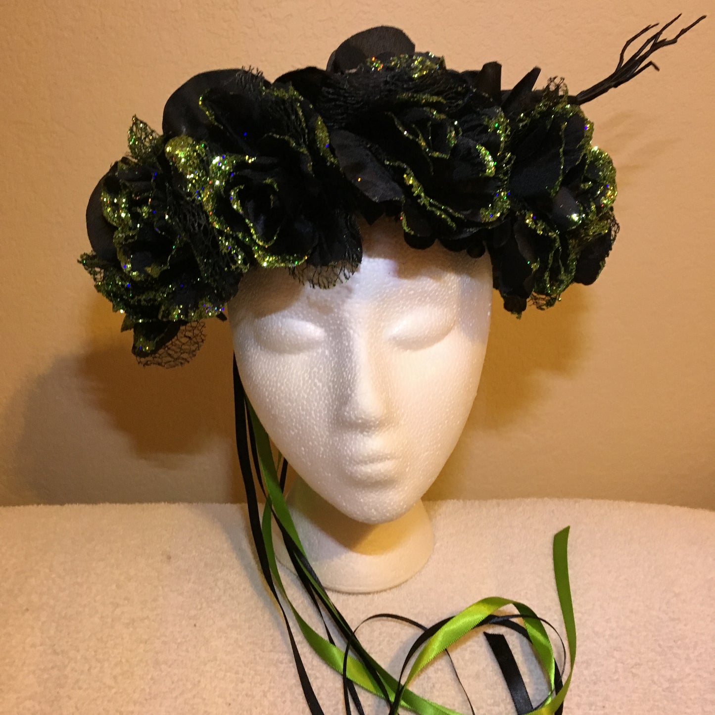 Large Wreath - Black roses w/ green sparkle