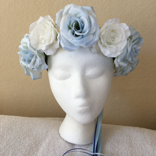 Large Wreath - Light blue & white roses