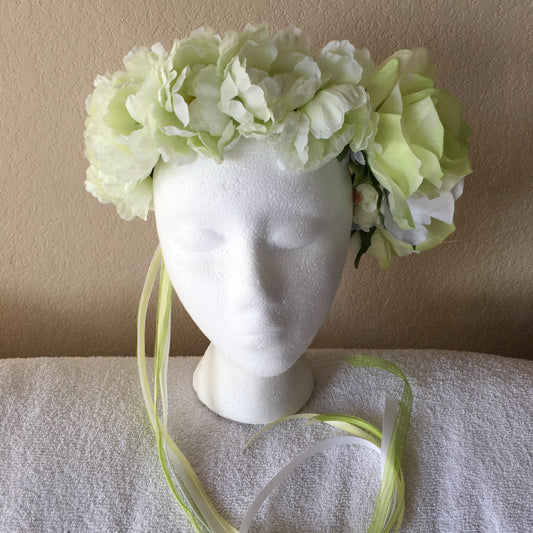 Large Wreath - Pale green flowers w/ a white & pale green roses