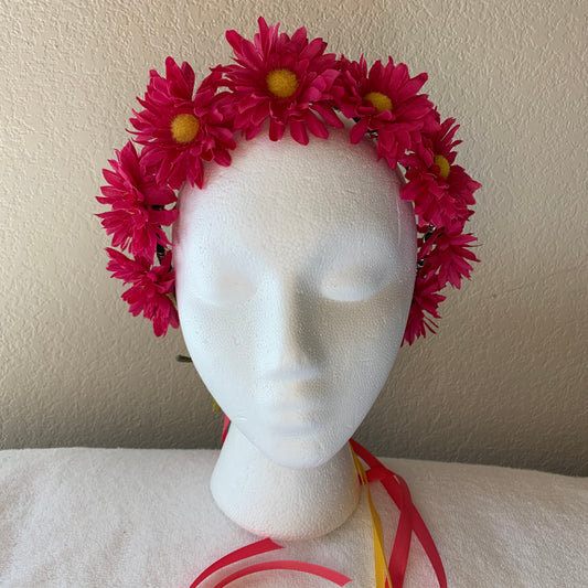 Medium Wreath Lighted - Dark Pink Daisies