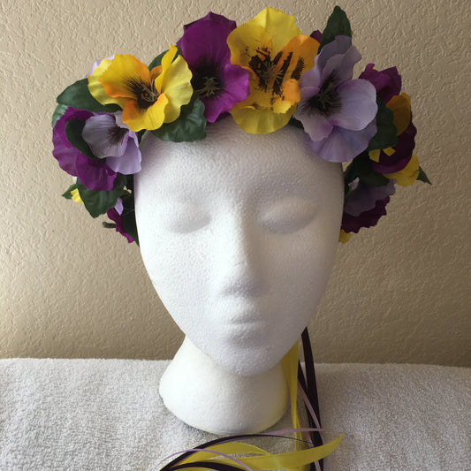 Medium Wreath - Purple & yellow pansies