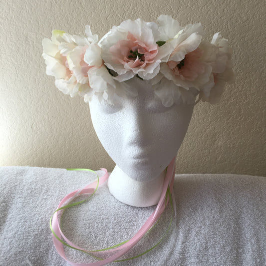Medium Wreath - White & pale pink flowers (3)