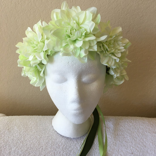 Medium Wreath - All pale green flowers