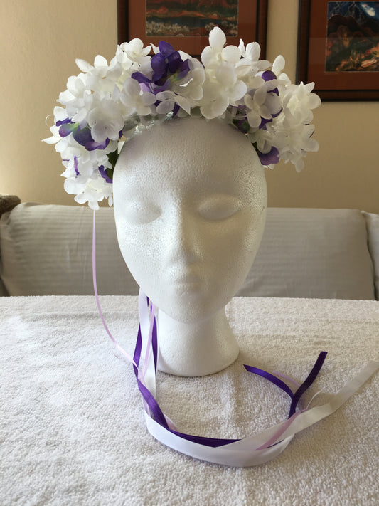 Medium Wreath - White w/ purple hydrangeas