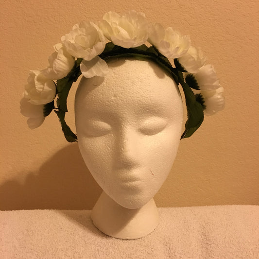 Medium Wreath - White roses