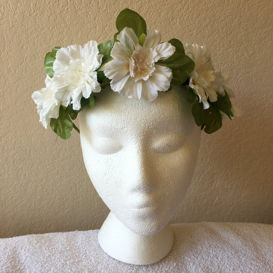 Medium Wreath - White flowers