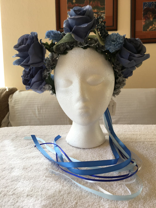 Medium Wreath - Grey blue w/ pom pom & balls