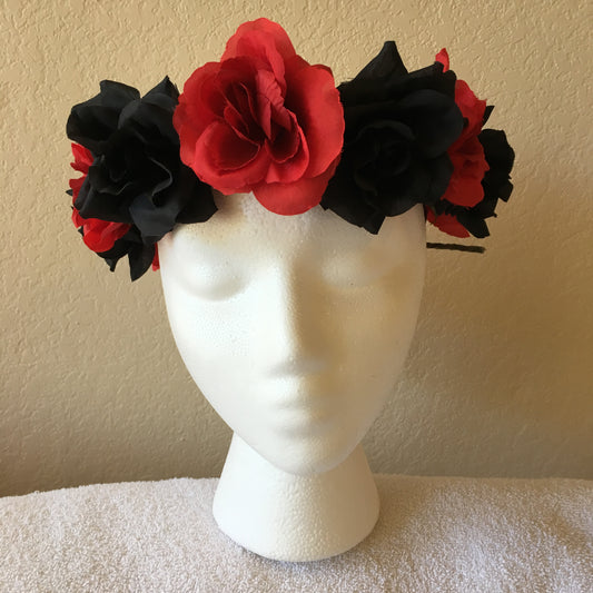 Medium Wreath - Black & red roses