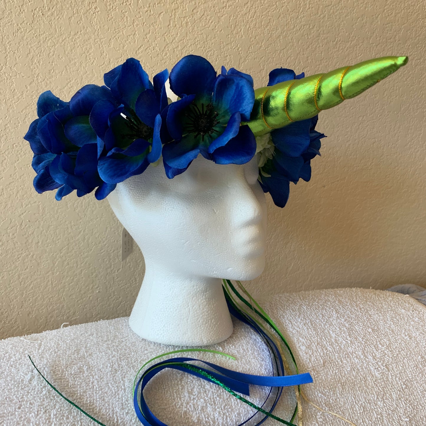 Medium Wreath -Blue & green Unicorn +