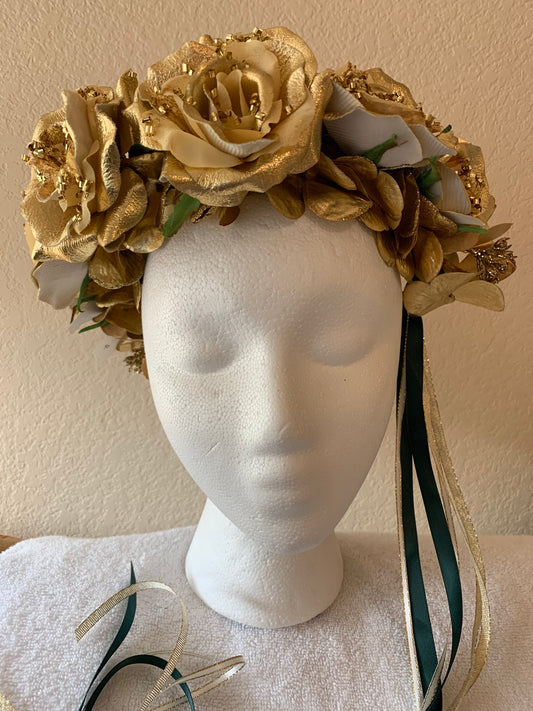 Medium Wreath - Golden Sparkle Roses