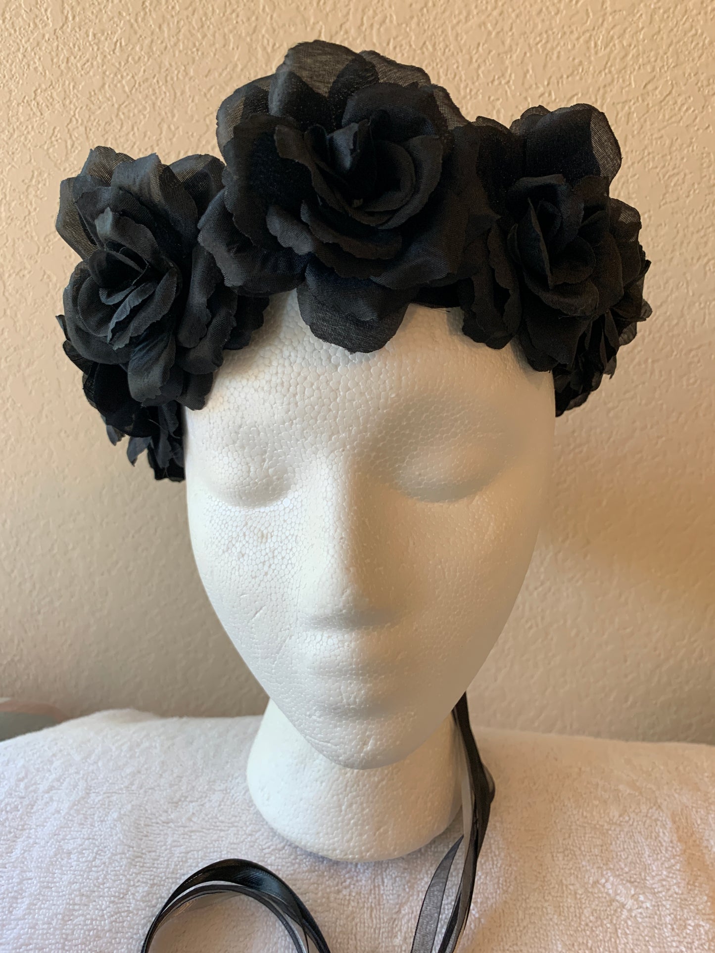 Medium Wreath - All Black Roses