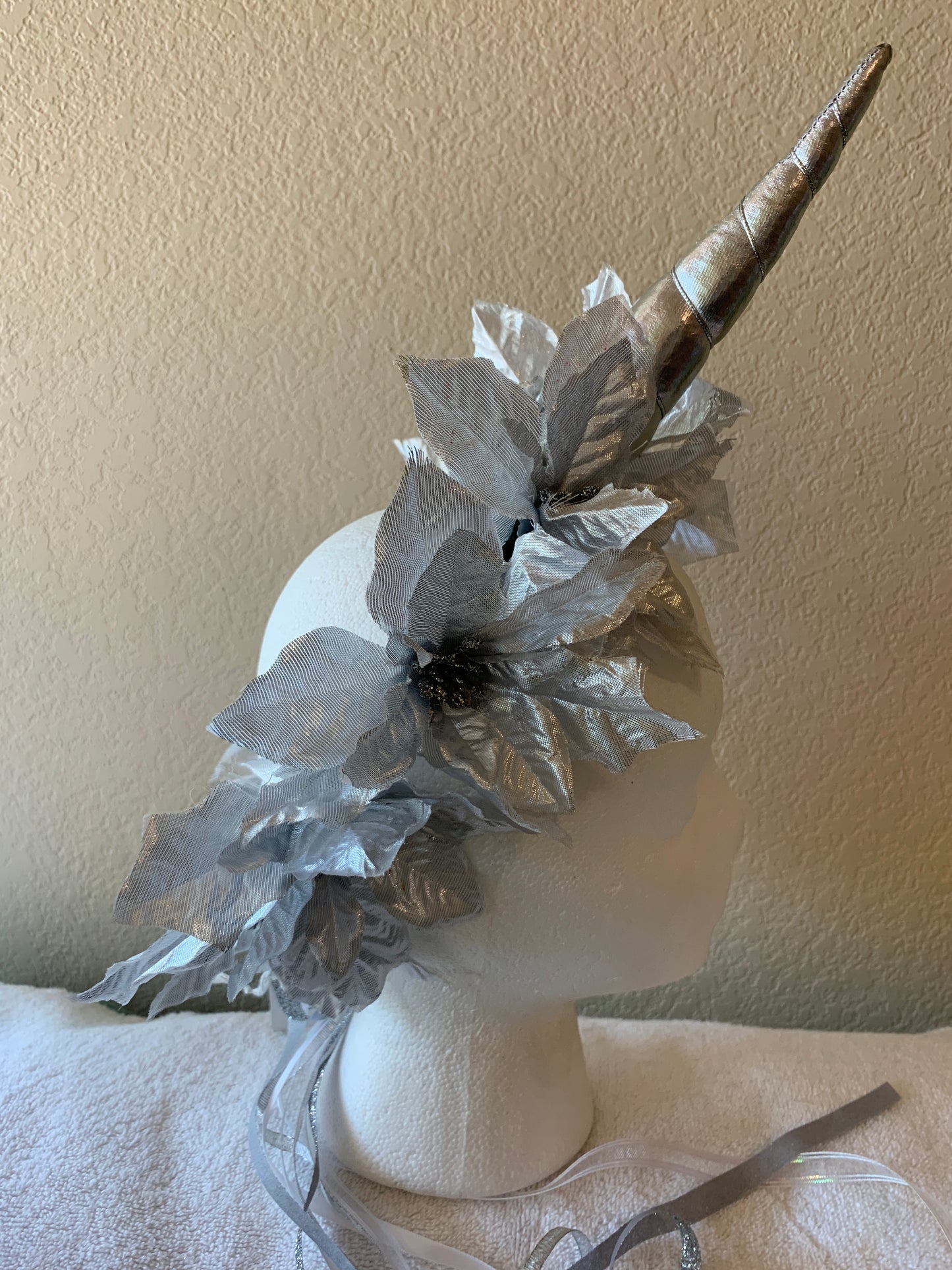Medium Wreath - Silver unicorn