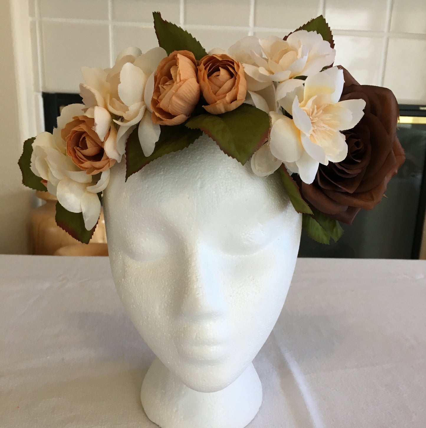 Medium Wreath - Brown rose w/ beige accents