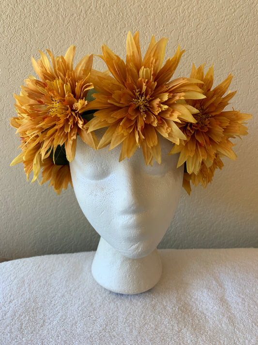 Medium Wreath - Golden Spiky Flowers