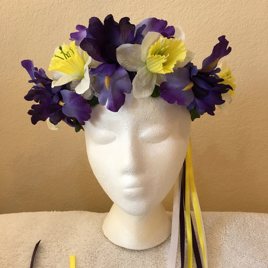 Medium Wreath - Purple iris, yellow & white daffodil