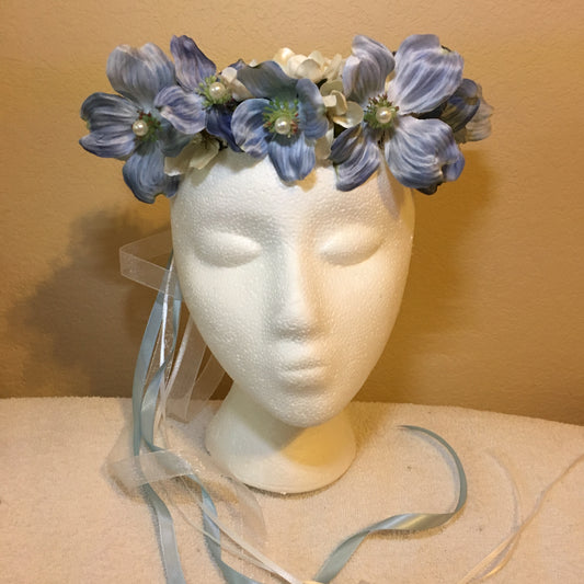 Medium Wreath - Blue & white pearls