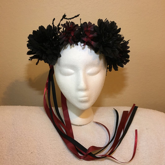 Medium Wreath - Black w/ some red hues