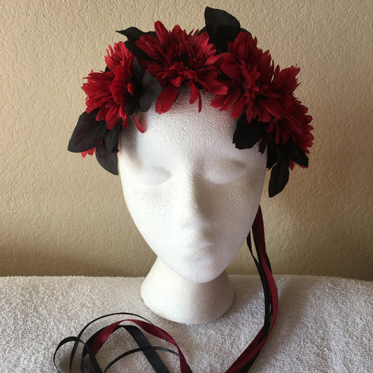 Medium Wreath - Red fluffy daisies w/long black leaves